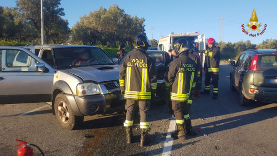 Grave incidente sulla provinciale 148 tra Satriano e Gagliato: cinque feriti