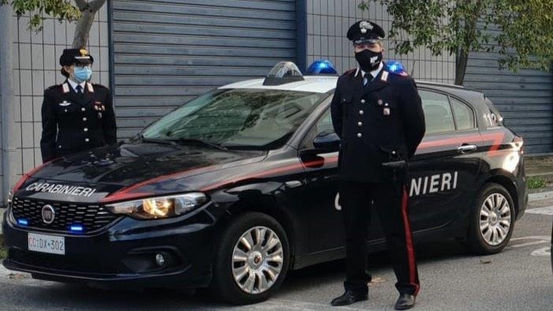 Corigliano Rossano: aggredisce i carabinieri al centro commerciale: arrestato