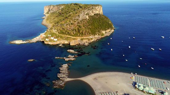 Veduta dell’Isola Dino e delle sue acque protette