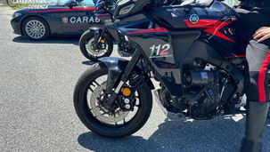 Pattuglia dei Carabinieri in servizio, simbolo delle operazioni antimafia della DDA di Catanzaro nel territorio di Cosenza.