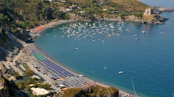 San Nicola Arcella, motoscafo contro canoa