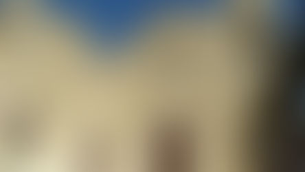 : Facciata storica e dettagli architettonici della Chiesa dell'Annunziata a San Lucido