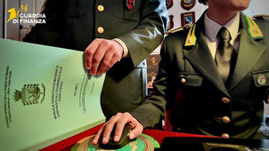 Guardia di Finanza Cosenza operazione contro evasione fiscale con sequestri e controlli documentali