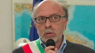 Vaccini rinviati per gli over 80: Silvestri chiama i colleghi sindaci dell'alto Tirreno