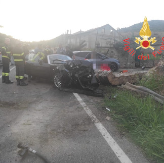 Incidente mortale sulla strada provinciale 172 per Borgia nel catanzarese, uno scontro fra due auto una Peugeot e una Fiat 124 spider