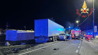 Incidente mortale SS18 Falerna tra auto e camion, intervento Vigili del Fuoco