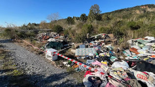 Rifiuti nei pressi del fiume Lao fra Orsomarso e Scalea, denunciato un uomo