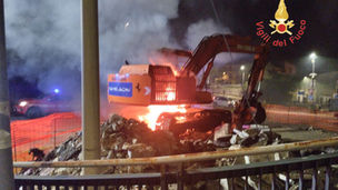 Gasperina mezzo in fiamme