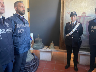 Cerimonia con i militari della tutela del patrimonio culturale: i carabinieri restituiscono tre campane di bronzo disperse nel sisma del 1908 a Reggio Calabria