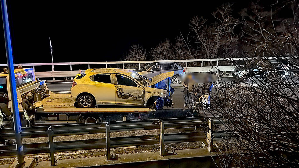 Incendio di un'automobile: una Alfa Romeo Giulietta è andata in fiamme sulla SS18 a Intavolata di Acquappesa, tempestivo l’intervento dei vigili del fuoco, nessun ferito