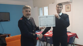 Medaglia Mauriziana al primo luogotenente Tarantino, comandante dell'ufficio marittimo di Scalea