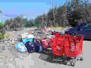 Scalea, carrelli in spiaggia