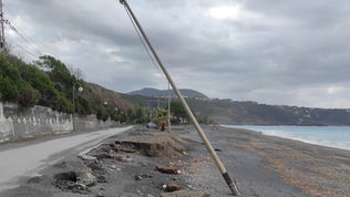 Praia a Mare, pali pericolanti nella zona mare. Interviene Italia nostra