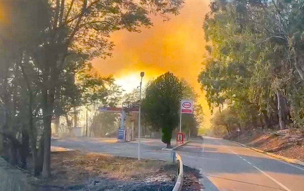 Incendio a Santa Domenica Talao, minacciato il distributore di carburanti