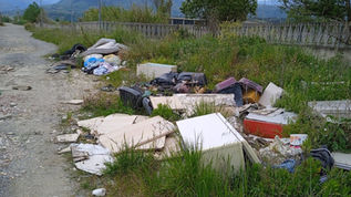 Scalea, rifiuti incontrollati nella zona industriale