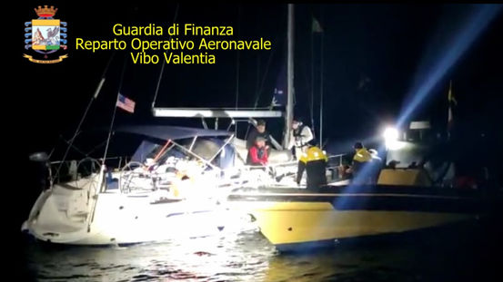 Intercettata una barca a vela con 67 migranti, al largo di isola Capo Rizzuto