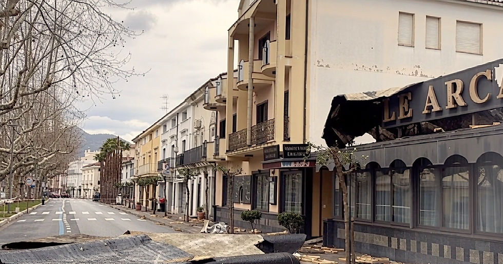 Copertura ristorante divelta dal vento a Praia a Mare