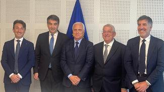 La delegazione de l'Orodicalabria a Bruxelles con il Vicepresidente Raffaele Fitto e il Rettore Gianluigi Greco, Francesco Verderami, Lino Iuliano ed Ernesto Magorno