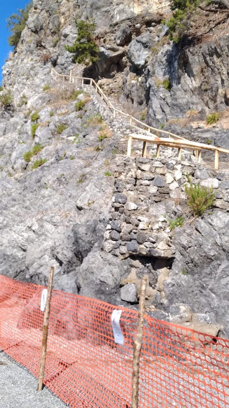 San Nicola Arcella, scogli caduti,