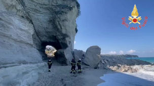 Tropea, crolla in mare una parte del costone roccioso: nessuna persona coinvolta