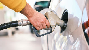 Autotrasporto merci in Calabria, camion pronti alla mobilitazione contro il caro carburanti