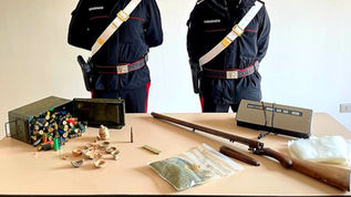 Armi, droga e reperti archeologici: arrestato un uomo di 66 anni