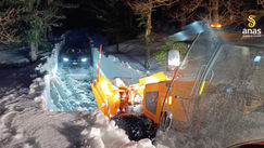 Personale Anas in azione per sgombero neve sulla strada verso il Santuario di Polsi, Aspromonte