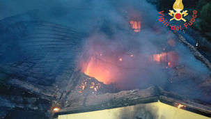 Vigili del Fuoco in azione a Nocera Terinese per incendio cantina Odoardi