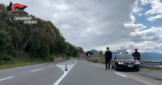Fuscaldo, accoltella due persone al culmine di una lite