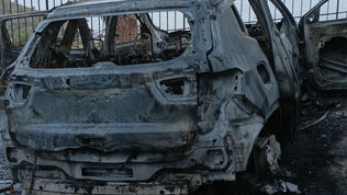 L'auto incendiata del sindaco di San Nicola Arcella, Madeo