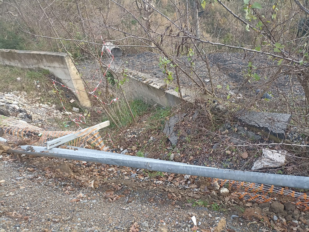 Verbicaro, per la strada provinciale servono almeno due milioni di euro; interventi tampone sull'unica arteria; il sindaco Silvestri chiama in causa anche la Regione