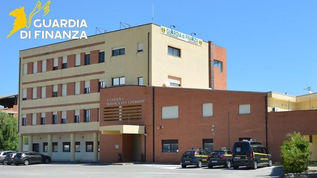 Guardia di Finanza impegnata in operazione anti-truffa