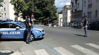 Cosenza, arrestato dalla polizia per droga e armi