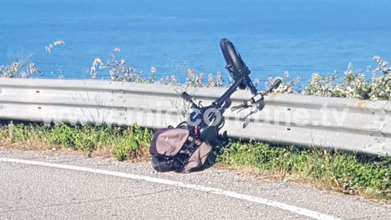 Fuori strada con la bici elettrica: donna ferita soccorsa con l'eliambulanza ad Aieta