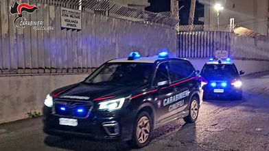 Carabinieri durante l’operazione Smile contro una rete di spaccio tra Rosarno, Taurianova e Rose