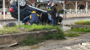 Incidente sulla Statale 18: auto si capovolge, ferita una donna di Avellino