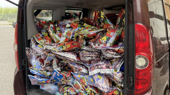 I finanzieri scoprono un traffico di peluche Disney e Marvel contraffatti a Sambiase