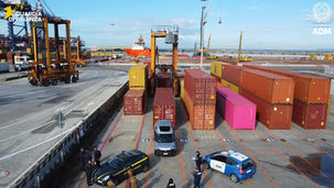 Sequestro di fuochi pirotecnici illegali nel porto di Gioia Tauro