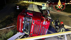 Incidente stradale sulla Statale 106 a Cirò Marina, si ribalta un Tir