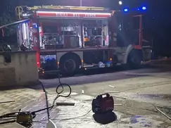 Mileto, deflagrazione in via Primo Maggio: famiglia trasferita in volo