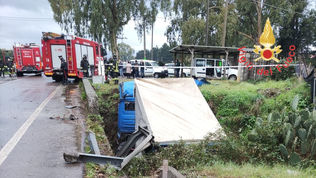 Curinga incidente stradale sulla SS18, un furgone finisce in un canale: un morto