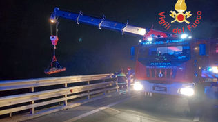 Due morti in un incidente ad Altilia. Volo di 60 metri per un autocarro