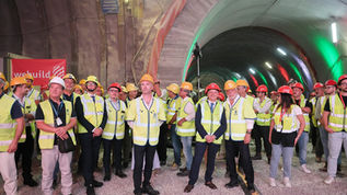 Cade l'ultimo diaframma sulla Statale 106 "Jonica". Ultimati gli scavi della Galleria Trebisacce, l'opera in sotterranea più lunga del Terzo Megalotto con i suoi 3,3 km.