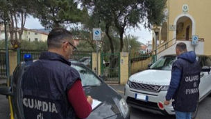 Scalea, commercio auto dall'Unione europea: sequestro preventivo per circa cinque milioni a Diamante