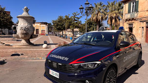 Carabinieri impegnati in un’operazione contro truffe ad anziani a Varapodio