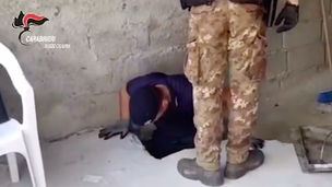 Taurianova, un bunker sotto casa, non per latitanti, ma per coltivare marijuana