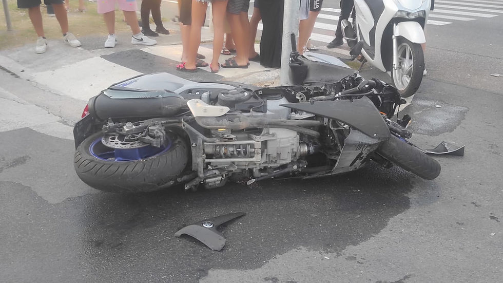A Scalea, scontro tra uno scooter e Touareg sulla Statale 18 incrocio via Lido