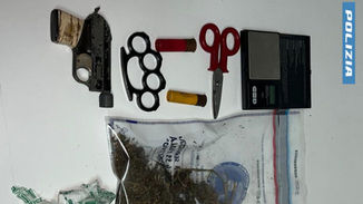 Il materiale sequestrato a Fuscaldo, non convalidato l'arresto del giovane indagato