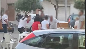 Rissa in piazza a colpi di bottiglie e spranghe: scatta un'altra misura cautelare Video