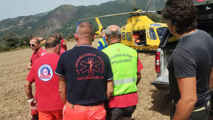 Sangineto si ribalta con il trattore, soccorso in una zona impervia